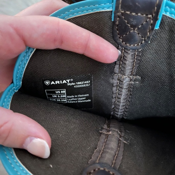 Ariat women’s short boots - Picture 4 of 4